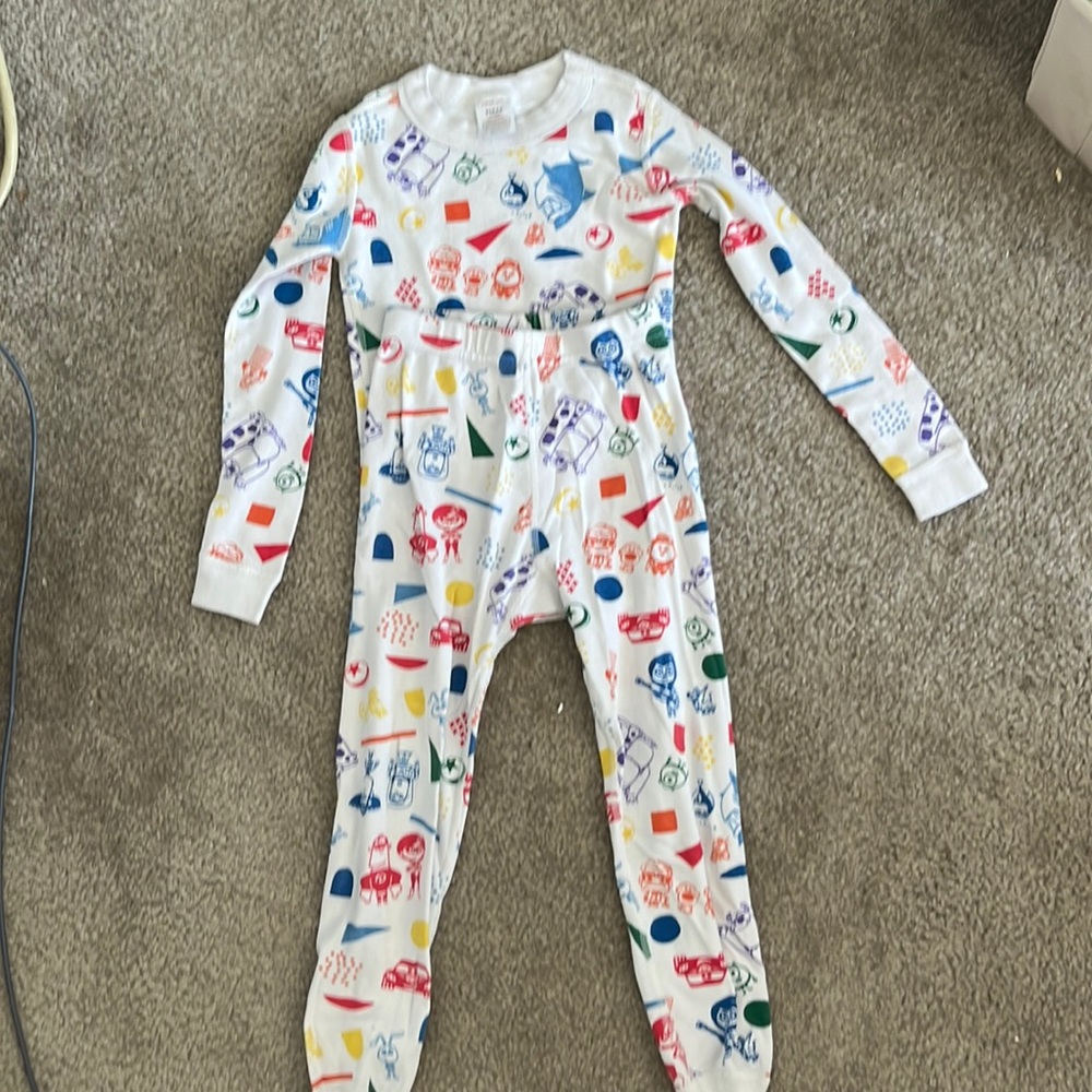 Hanna Anderson Pixar long pjs. Good condition, gently used. US 5